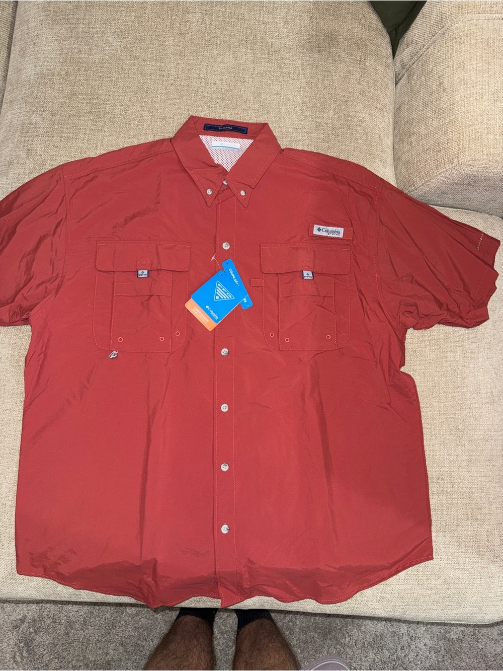 Columbia Men’s Short-Sleeve Button-Down Shirt in Red